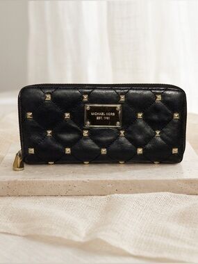 Michael Kors Susannah Quilted Lambskin Wallet Black Gold Pyramid Studs